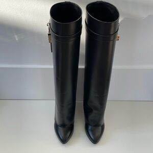 listing-status-banner